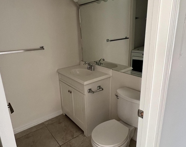 243 Seaport Boulevard - Photo Thumbnail 7
