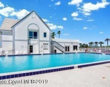 243 Seaport Boulevard - Photo Thumbnail 19