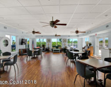 243 Seaport Boulevard - Photo Thumbnail 20