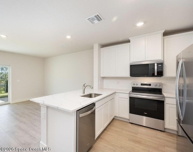472 Houston Lane E - Photo Thumbnail 1