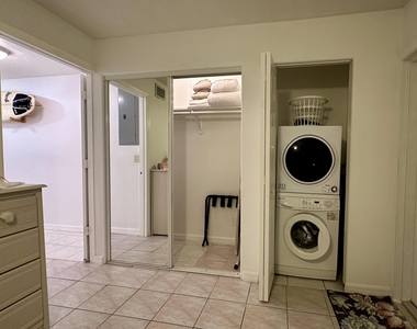 1403 S Miramar Avenue - Photo Thumbnail 14