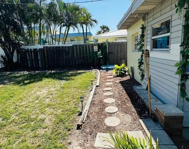 1403 S Miramar Avenue - Photo Thumbnail 16