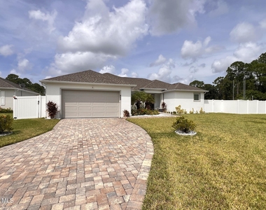 924 Captiva Island Circle Sw - Photo Thumbnail 2