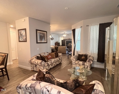 924 Captiva Island Circle Sw - Photo Thumbnail 3