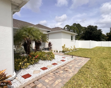 924 Captiva Island Circle Sw - Photo Thumbnail 1
