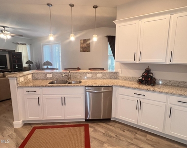 924 Captiva Island Circle Sw - Photo Thumbnail 9