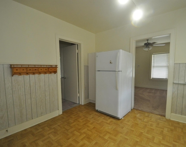 213 E Burress Street - Photo Thumbnail 5