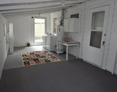 213 E Burress Street - Photo Thumbnail 11