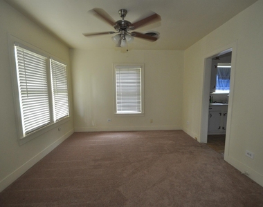 213 E Burress Street - Photo Thumbnail 1