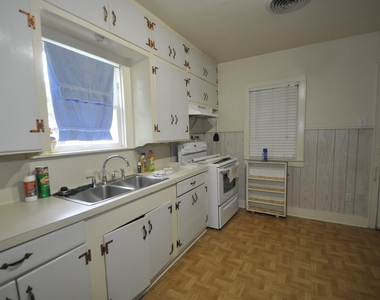 213 E Burress Street - Photo Thumbnail 3