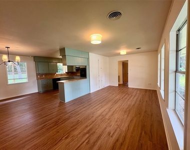 1801 Beazley Street - Photo Thumbnail 11