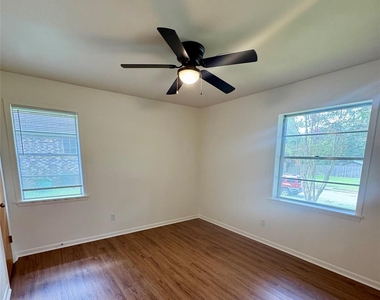 1801 Beazley Street - Photo Thumbnail 14
