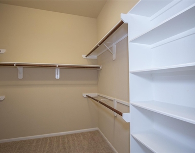 311 Lockridge Hill Ln - Photo Thumbnail 21