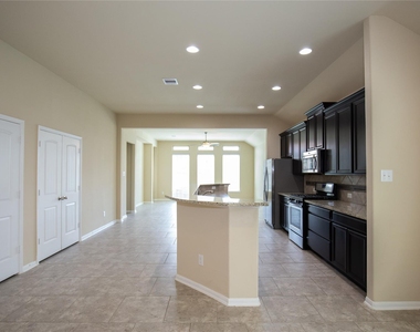 311 Lockridge Hill Ln - Photo Thumbnail 18