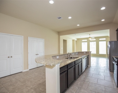 311 Lockridge Hill Ln - Photo Thumbnail 17