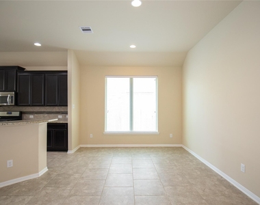 311 Lockridge Hill Ln - Photo Thumbnail 19
