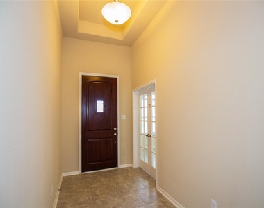 311 Lockridge Hill Ln - Photo Thumbnail 14
