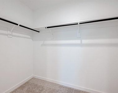 3204 Crown Gate Drive - Photo Thumbnail 30