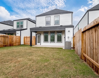 3204 Crown Gate Drive - Photo Thumbnail 32