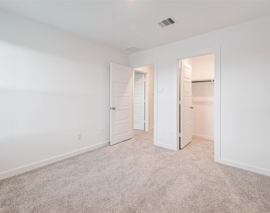 3204 Crown Gate Drive - Photo Thumbnail 23