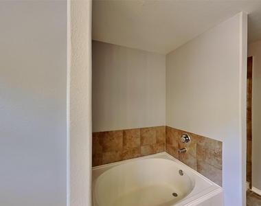 2203 Shady Birch Drive - Photo Thumbnail 10