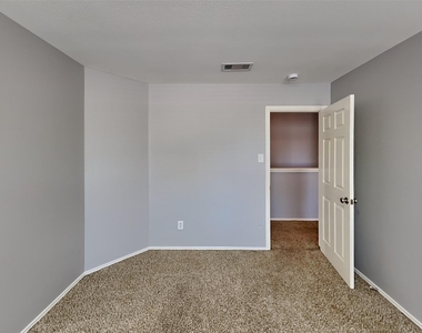 2203 Shady Birch Drive - Photo Thumbnail 15