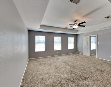 2203 Shady Birch Drive - Photo Thumbnail 7