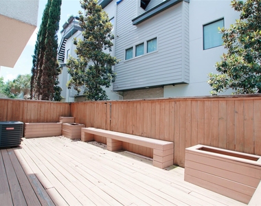 4701 Caroline Street - Photo Thumbnail 35