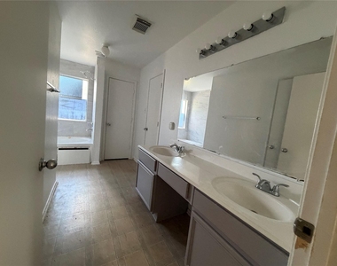 2615 Meiko Drive - Photo Thumbnail 7