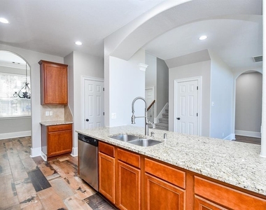 11014 Heartland Grove Drive - Photo Thumbnail 15