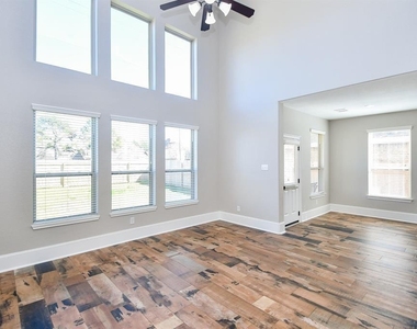 11014 Heartland Grove Drive - Photo Thumbnail 7