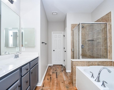 11014 Heartland Grove Drive - Photo Thumbnail 19