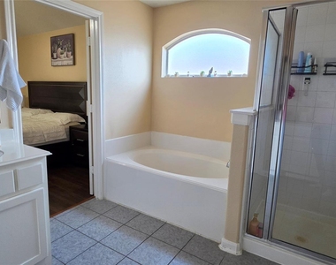 835 Forest Thicket Lane - Photo Thumbnail 8