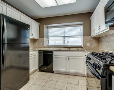2711 Grants Lake Boulevard - Photo Thumbnail 8