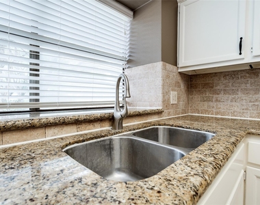 2711 Grants Lake Boulevard - Photo Thumbnail 11