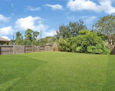 16626 Lake Prince Lane - Photo Thumbnail 22