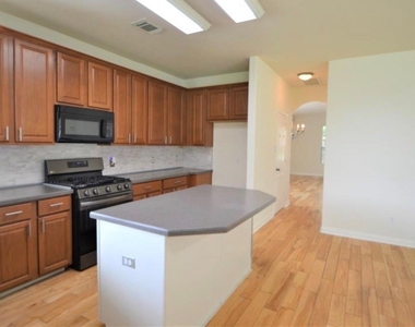 2110 Banfield Court - Photo Thumbnail 14