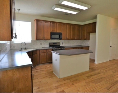 2110 Banfield Court - Photo Thumbnail 17