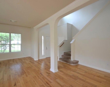 2110 Banfield Court - Photo Thumbnail 6