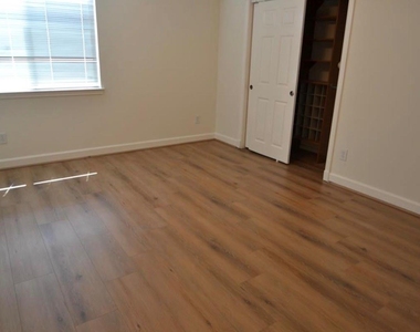 2110 Banfield Court - Photo Thumbnail 27