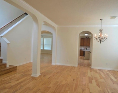 2110 Banfield Court - Photo Thumbnail 3