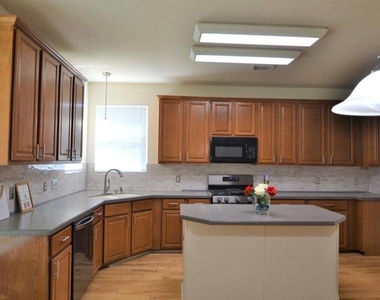 2110 Banfield Court - Photo Thumbnail 9