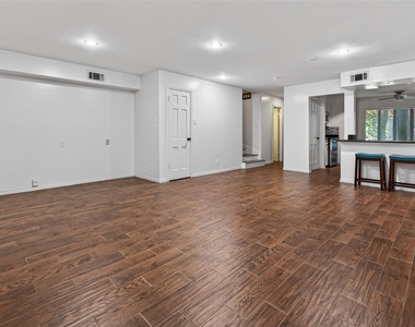 5530 Holly Street - Photo Thumbnail 13