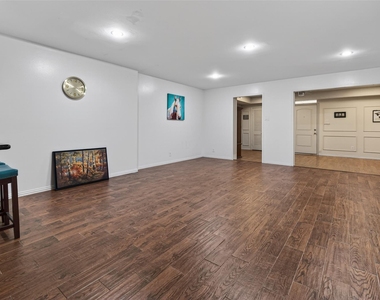 5530 Holly Street - Photo Thumbnail 10