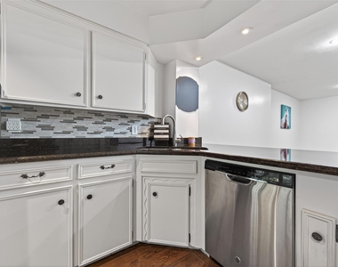 5530 Holly Street - Photo Thumbnail 7