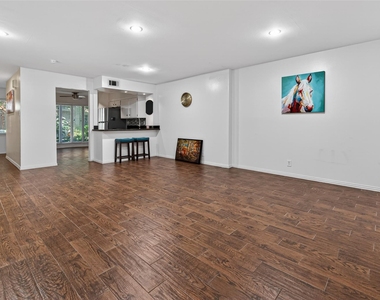 5530 Holly Street - Photo Thumbnail 14
