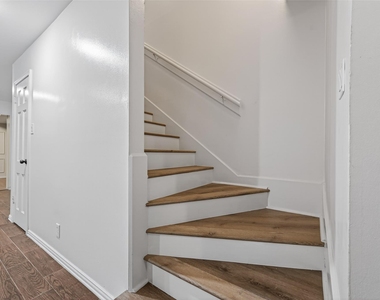 5530 Holly Street - Photo Thumbnail 8