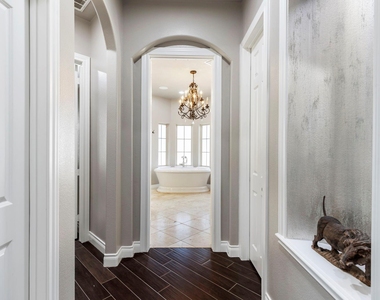 7930 Spring Village Drive - Photo Thumbnail 14