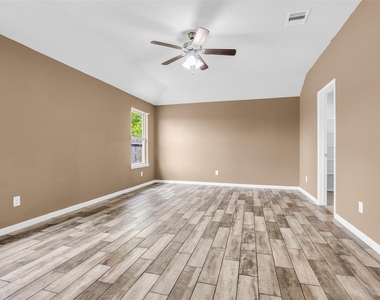 7126 Aliaga Creek Court - Photo Thumbnail 14