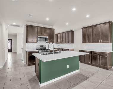 7126 Aliaga Creek Court - Photo Thumbnail 4